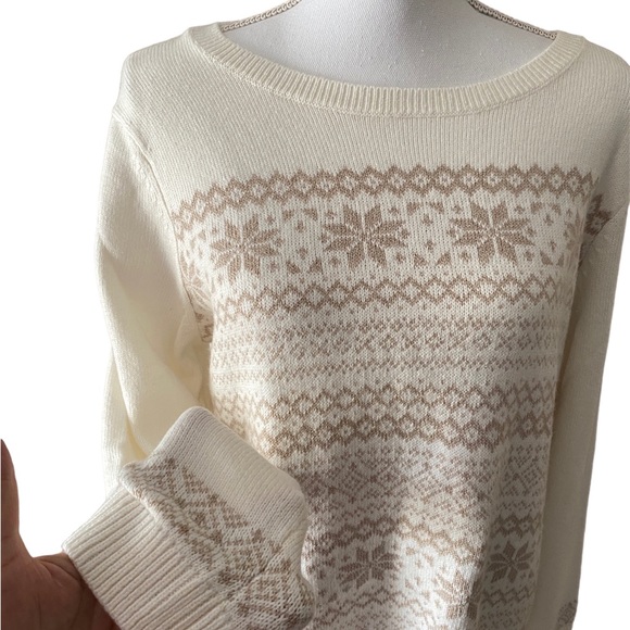 Talbots white and gold/ snowflake sweater, size petite large, cotton blend. NWOT - Picture 3 of 13